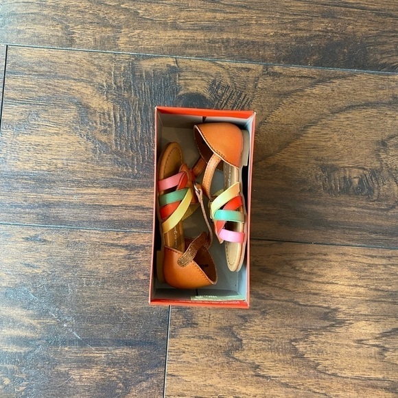 Cat & Jack Girls Sandals, Tan Color, Size 6 - Picture 8 of 11